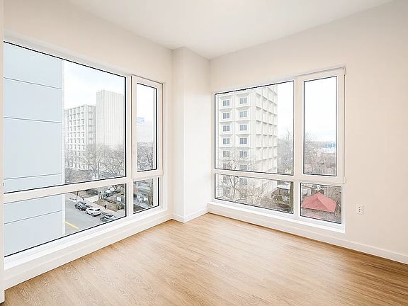 3rd image of 333 Linden Blvd #5L