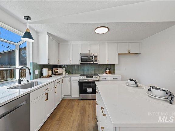 5th image of 4463 N Elgin Way
