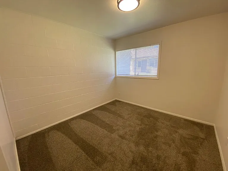 757 NE Alameda Ave — Photo 16