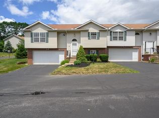 14 River Ridge Ln, Munroe Falls, OH 44262