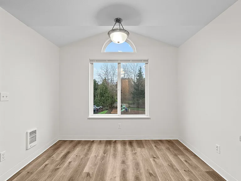 Spacious 2x2 Apartment Homes in Central Tacoma! — Photo 16