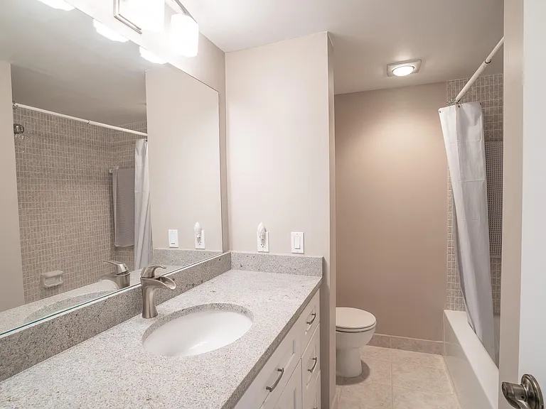 250 NE 20th St #4190 — Photo 8