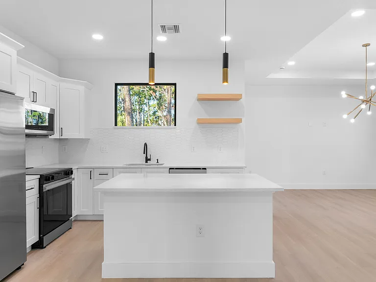 2583 Kabbaby St — Photo 4