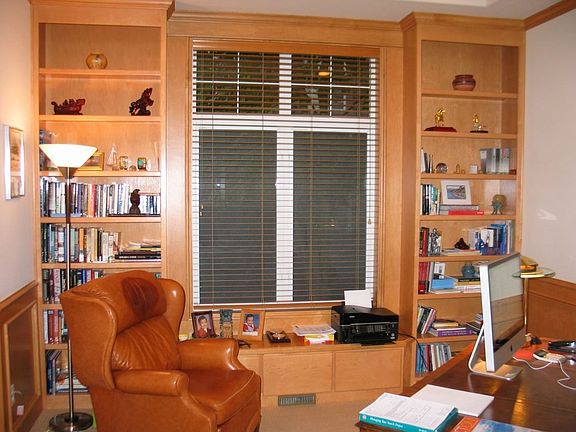 Den/Office w/MurphyBed