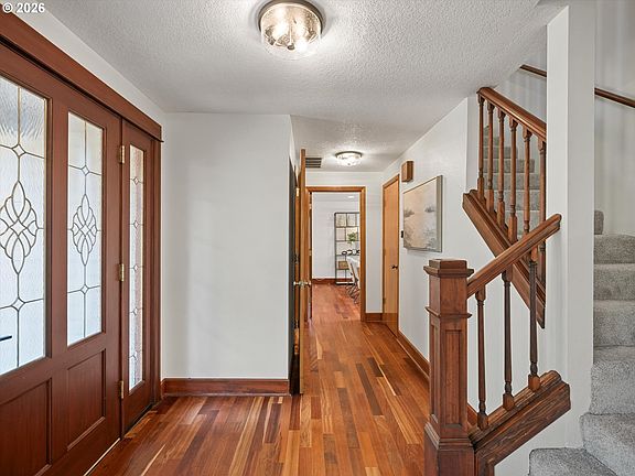3rd image of 20932 SW Winema Dr