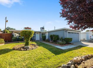 8865 Halverson Dr, Elk Grove, CA 95624