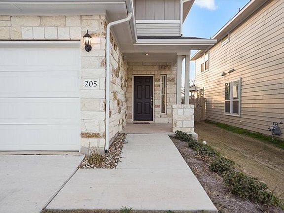 4th image of 205 Stone Creek Dr