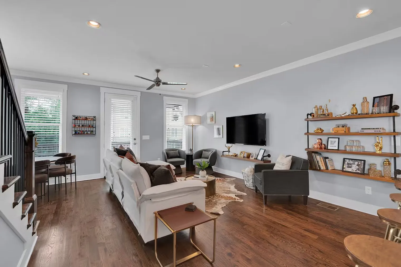 3 bed, 3.0 bath, 1915 sqft, $10,300 — Photo 1