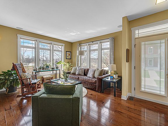 3rd image of 1024 Harris Rd