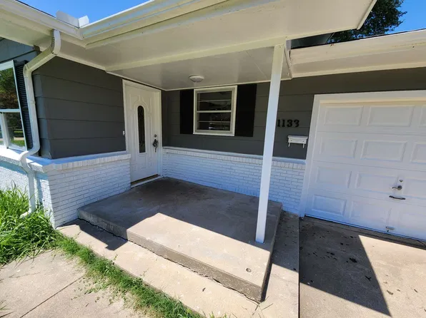 1133 E Edgewood St, Springfield, MO 65807