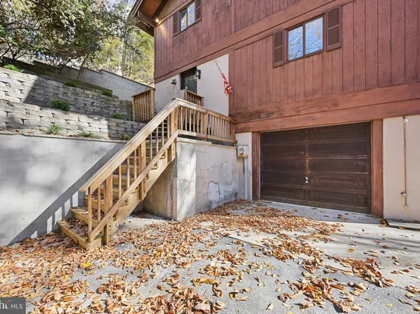 12228 Beach Ct, Lusby, MD 20657