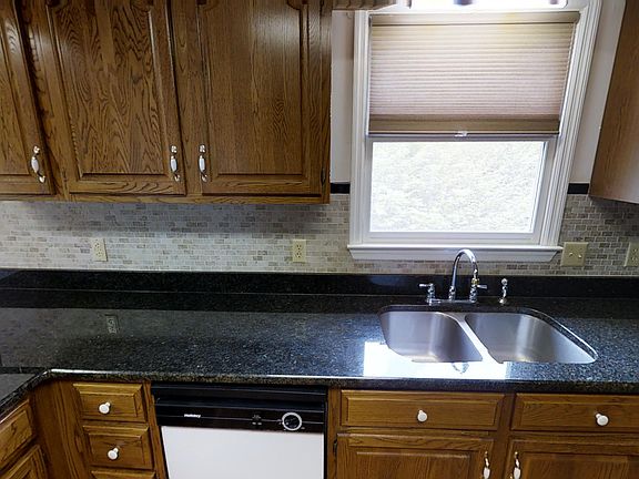 5th image of 580 N Pickard Ave