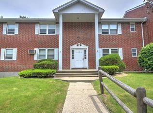 119 Litchfield Pines Dr APT A, Leominster, MA 01453