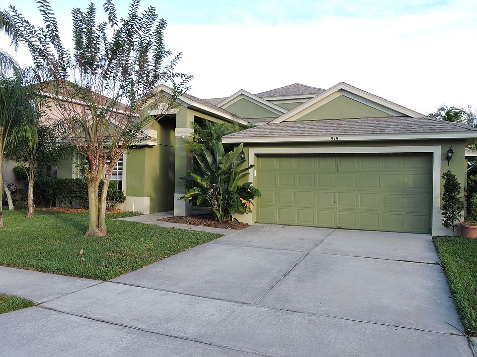 1st image of 919 Oak Chase Dr