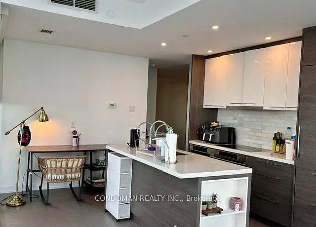 488 University Ave #3707 — Photo 3