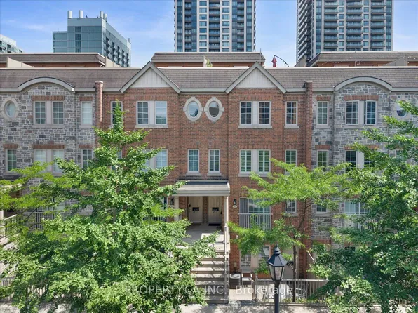 9 Windermere Ave #Townhouse 92, Toronto, ON M6S 5A4
