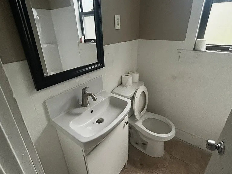 2519 Crescent Ave — Photo 4