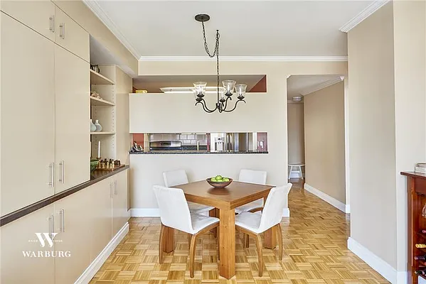 Sold by Warburg | media 6