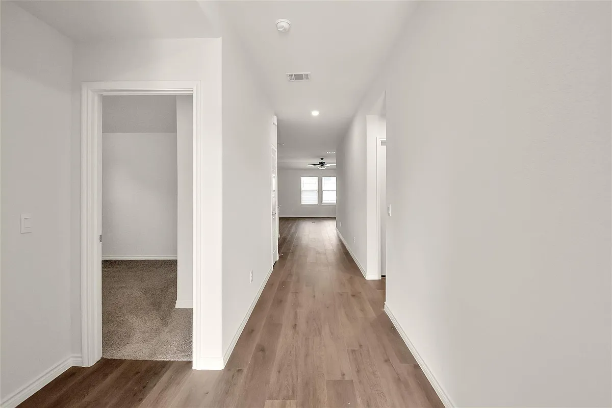Building Photo - 7221 Mayplace Dr