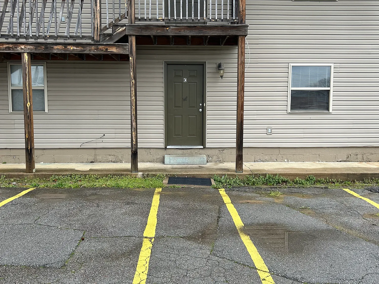 2 bed, $725 — Photo 1