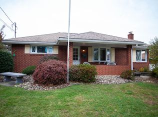 625 Birch St, Jeannette, PA 15644