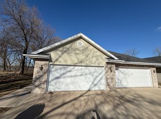 916 Waters Edge Ct #1, Marshall, WI 53559
