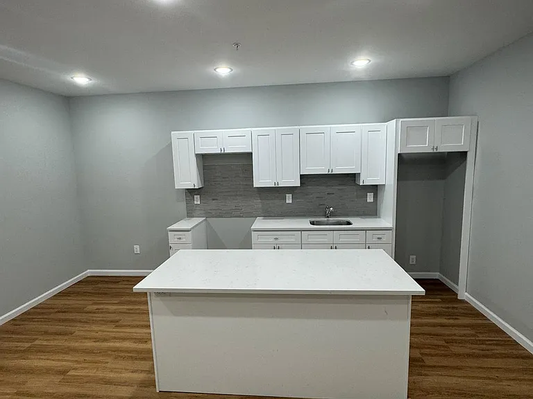 8 Lake St #101 — Photo 5