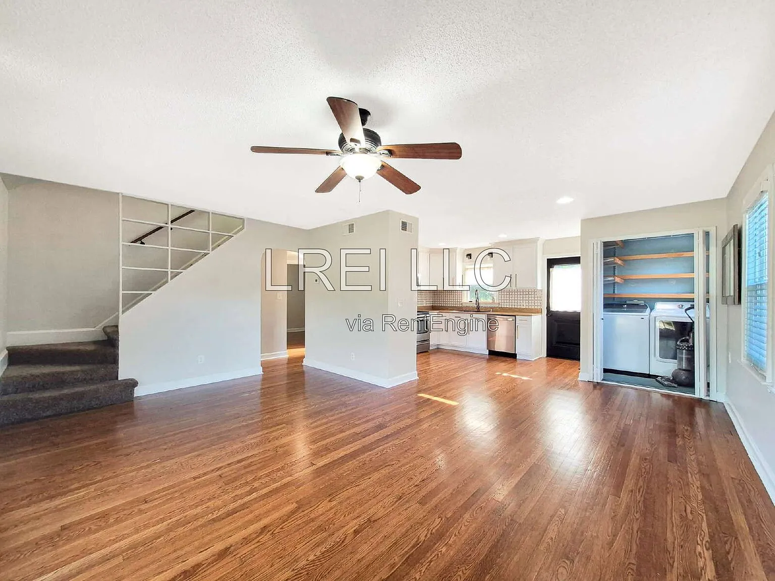 4 bed, 1.0 bath, 1380 sqft, $2,000 — Photo 2