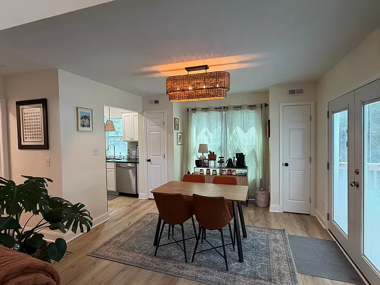 803 Churchill Dr — Photo 10
