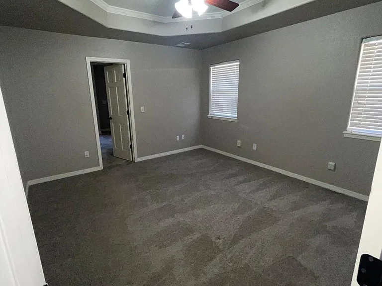 5608 Spencer St — Photo 10