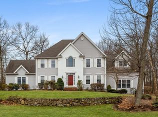 8 Smith Rd, Hopkinton, MA 01748