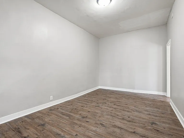 602 Mendota St — Photo 4