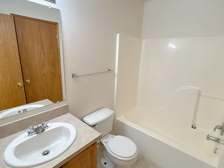 5631 N Hills Dr — Photo 13