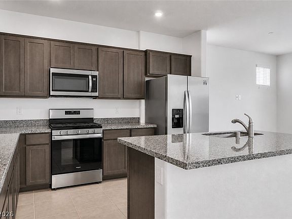 3rd image of 671 Anemone Ln