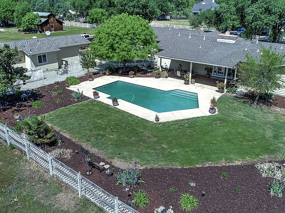 3rd image of 22417 Boyle Ln