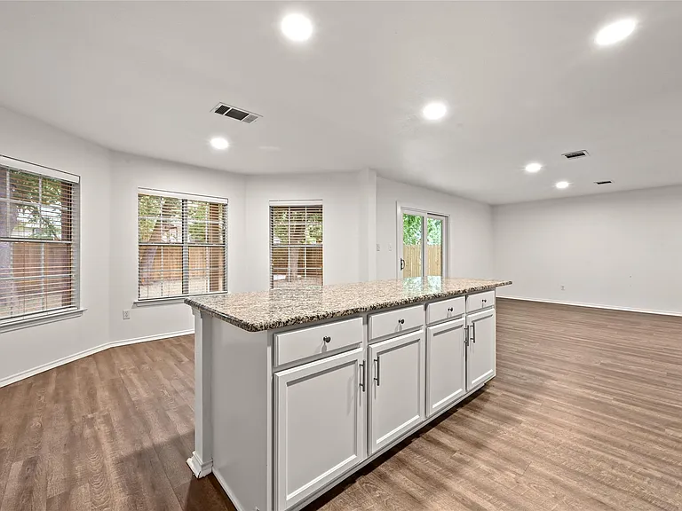 2217 Riker Ridge Trl — Photo 15