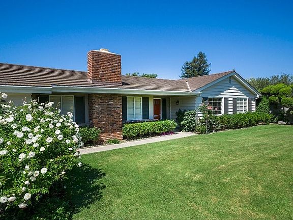2nd image of 4540 Carriage Hill Dr