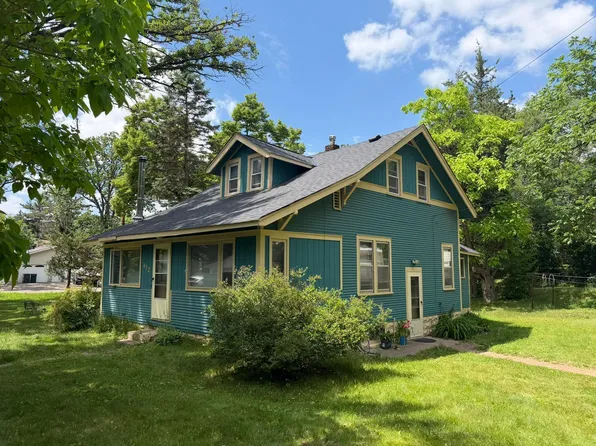 402 Stewart Rd, Willernie, MN 55090