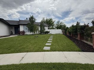 11360 S Knollwood Cir, Sandy, UT 84092