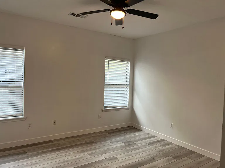 612 Dean St — Photo 4