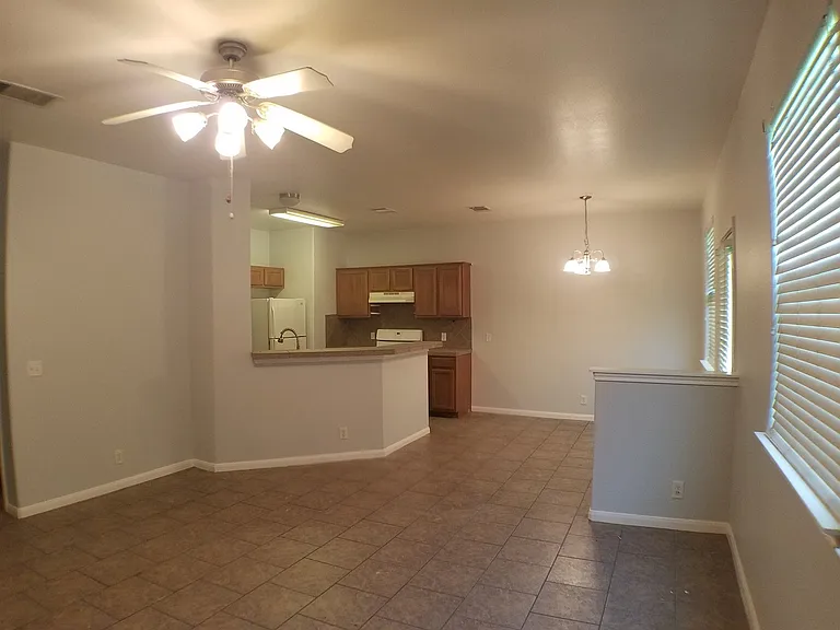 2500 Allred Dr — Photo 13