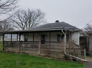 32 Cox Rd, Lees Creek, OH 45169