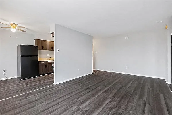 Building Photo - Mount West Apartments