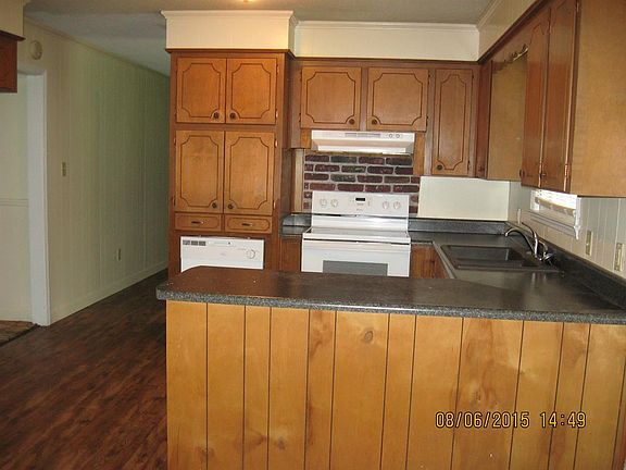 5th image of 881 Beverly Dr