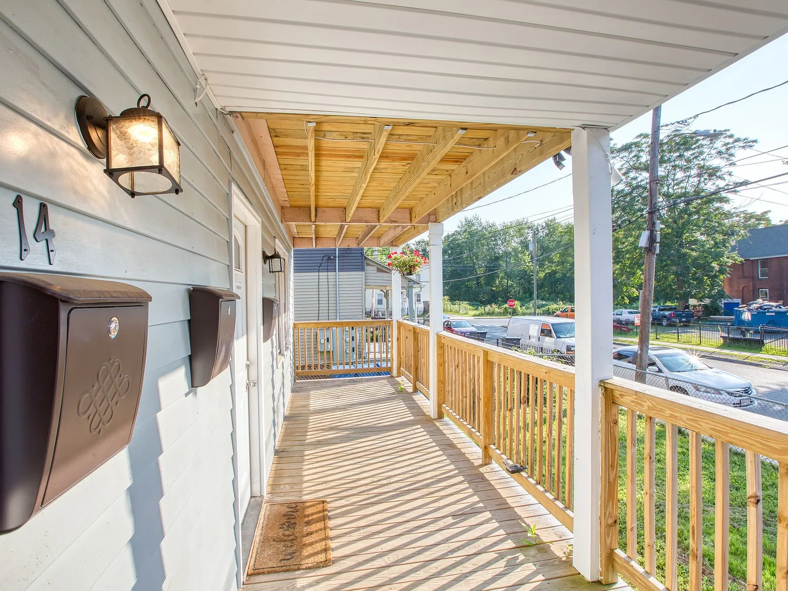 Lovely 3 Bedroom 1 Bathroom - 1st Floor with/ Washer and Dryer — Photo 4