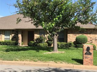 4912 Ledgestone Dr, Fort Worth, TX 76132