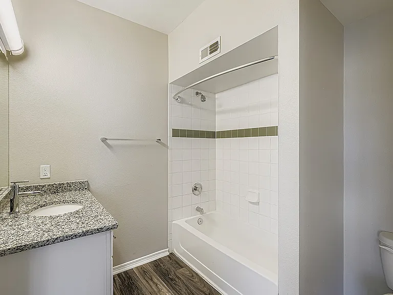 13606 Ashbrook Hts. #103 Snowcloud - Print Quality - 007 - 12 Primary Bathroom