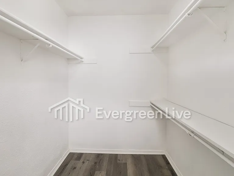 2404 Heathercrest Dr — Photo 15