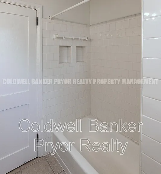 323 Walsh Rd — Photo 26