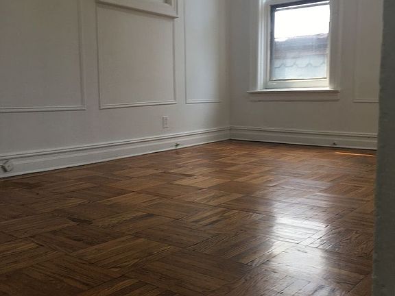 4th image of 550 Throop Ave #D4